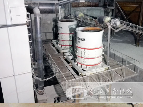 復(fù)合式破碎機(jī)客戶現(xiàn)場